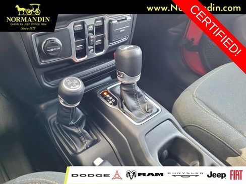 Certified 2025 Jeep Wrangler Unlimited Sahara AWD/4WD image 12