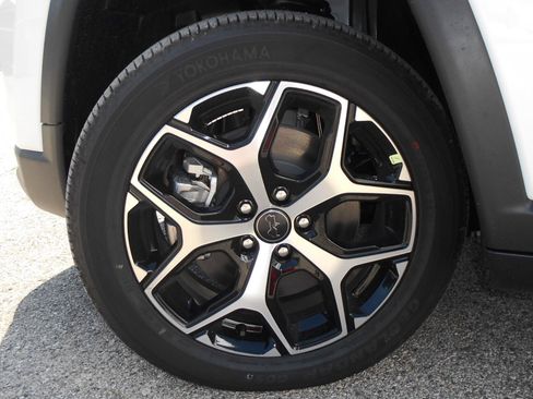 New 2026 Jeep Compass Limited AWD/4WD image 9