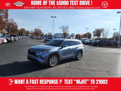 Used 2022 Toyota Highlander Limited