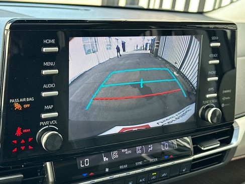 Certified 2022 Toyota Sienna XLE image 21