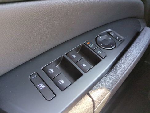 Certified 2026 Kia Sportage EX FWD image 19
