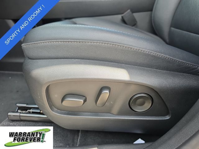 Used 2025 Chevrolet Equinox LT w/ Convenience Package II FWD image 16