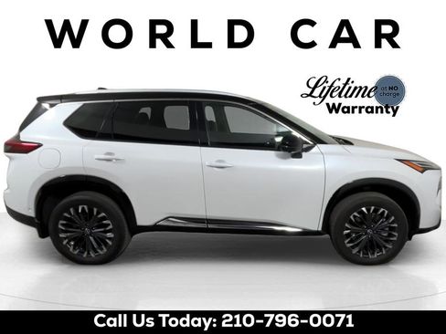 Used 2025 Nissan Rogue Platinum w/ Tech Package image 5