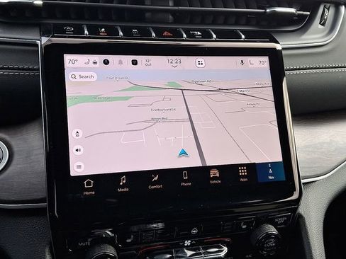 New 2025 Jeep Grand Cherokee L Limited w/ Black Appearance Package image 11