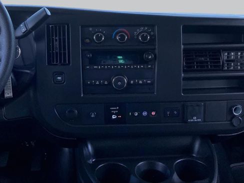 Used 2025 GMC Savana 3500 LT w/ LT Preferred Equipment Group RWD image 7