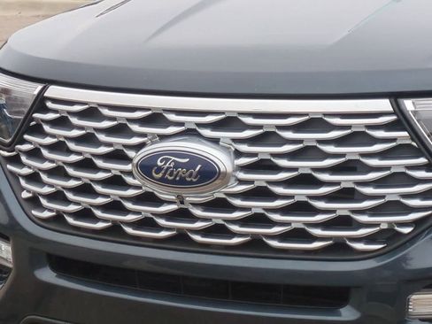 Used 2023 Ford Explorer Platinum w/ Technology Package image 12