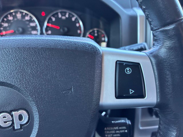 Used 2009 Jeep Liberty Limited w/ Premium Group AWD/4WD image 39