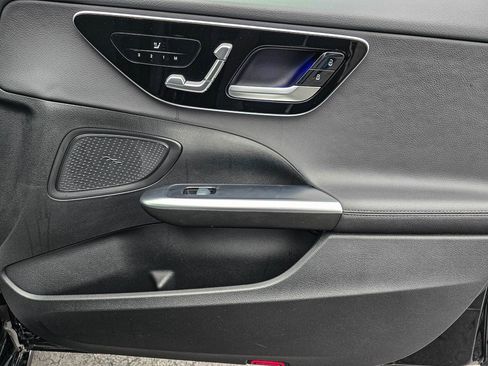 Used 2025 Mercedes-Benz C 300 4MATIC Sedan image 35