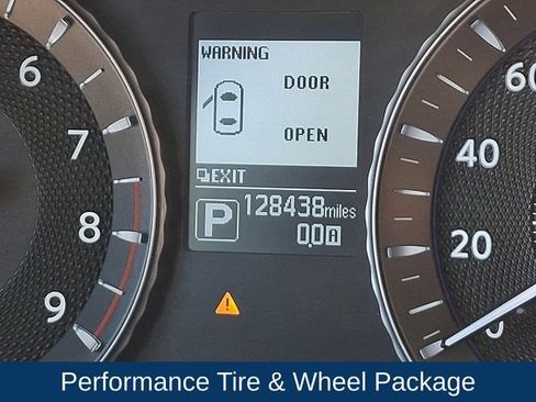 Used 2017 INFINITI Q70 L 3.7 w/ Deluxe Touring Package AWD/4WD image 6