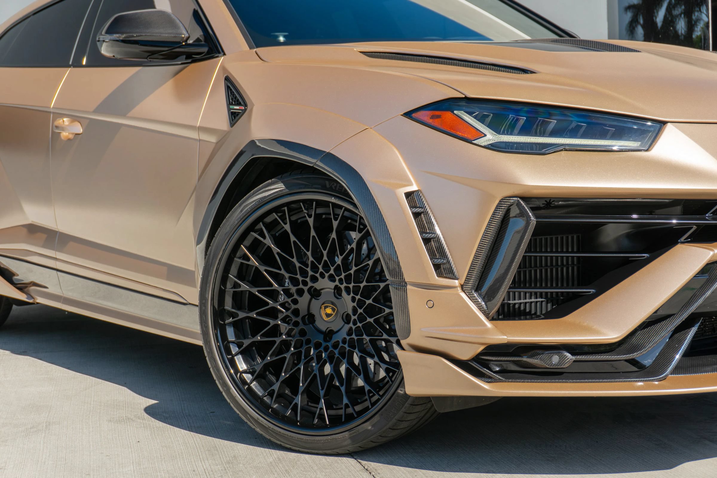 Used 2023 Lamborghini Urus Performante AWD/4WD image 31