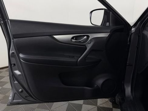 Used 2015 Nissan Rogue SV AWD/4WD image 13