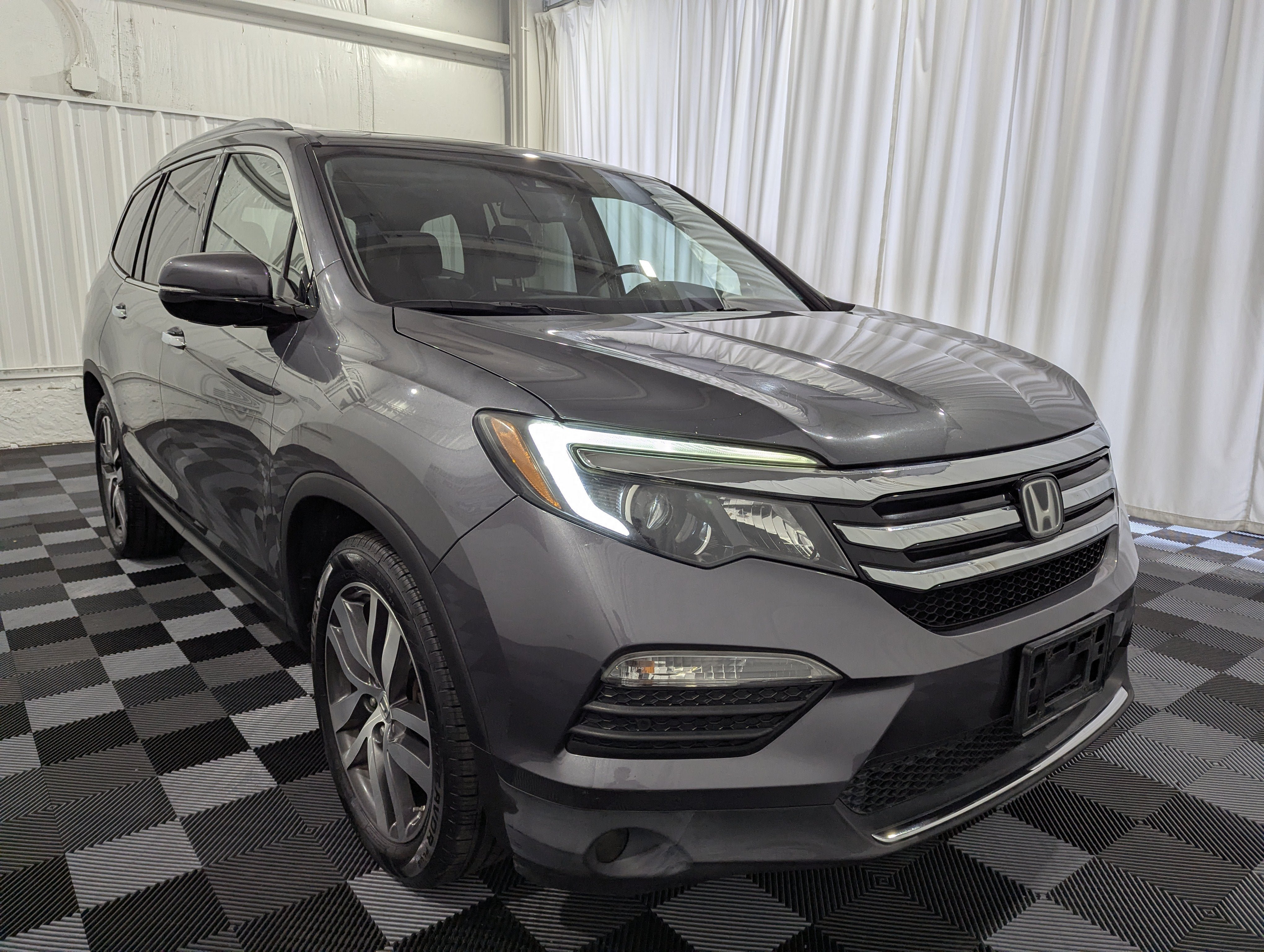 Used 2016 Honda Pilot Elite image 5