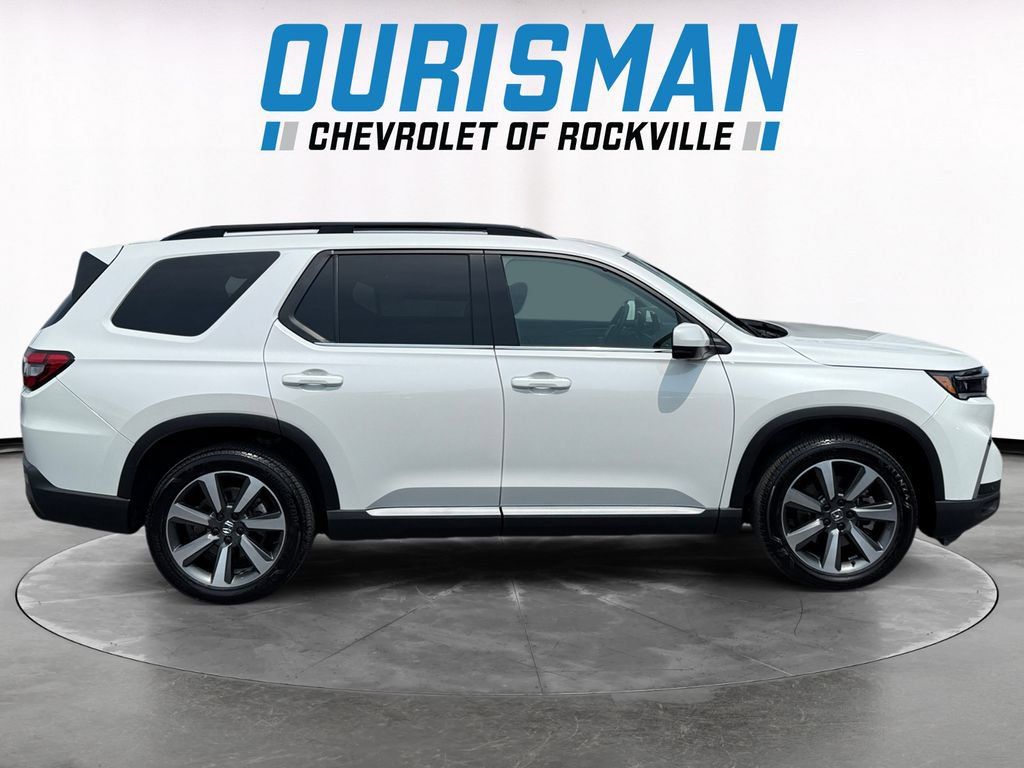Used 2025 Honda Pilot Elite image 7