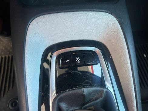 Used 2021 Toyota Corolla SE w/ Carpet Mat Package (TMS) image 15