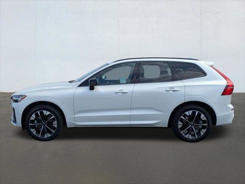 Used 2026 Volvo XC60 B5 Plus w/ Climate Package PRO AWD/4WD image 2