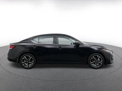 Used 2025 Nissan Sentra SV FWD image 8