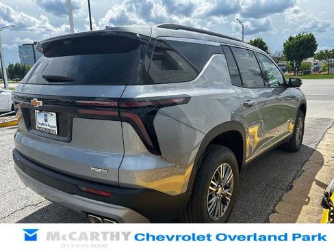 New 2026 Chevrolet Traverse LT w/ Driver Confidence Package FWD image 5