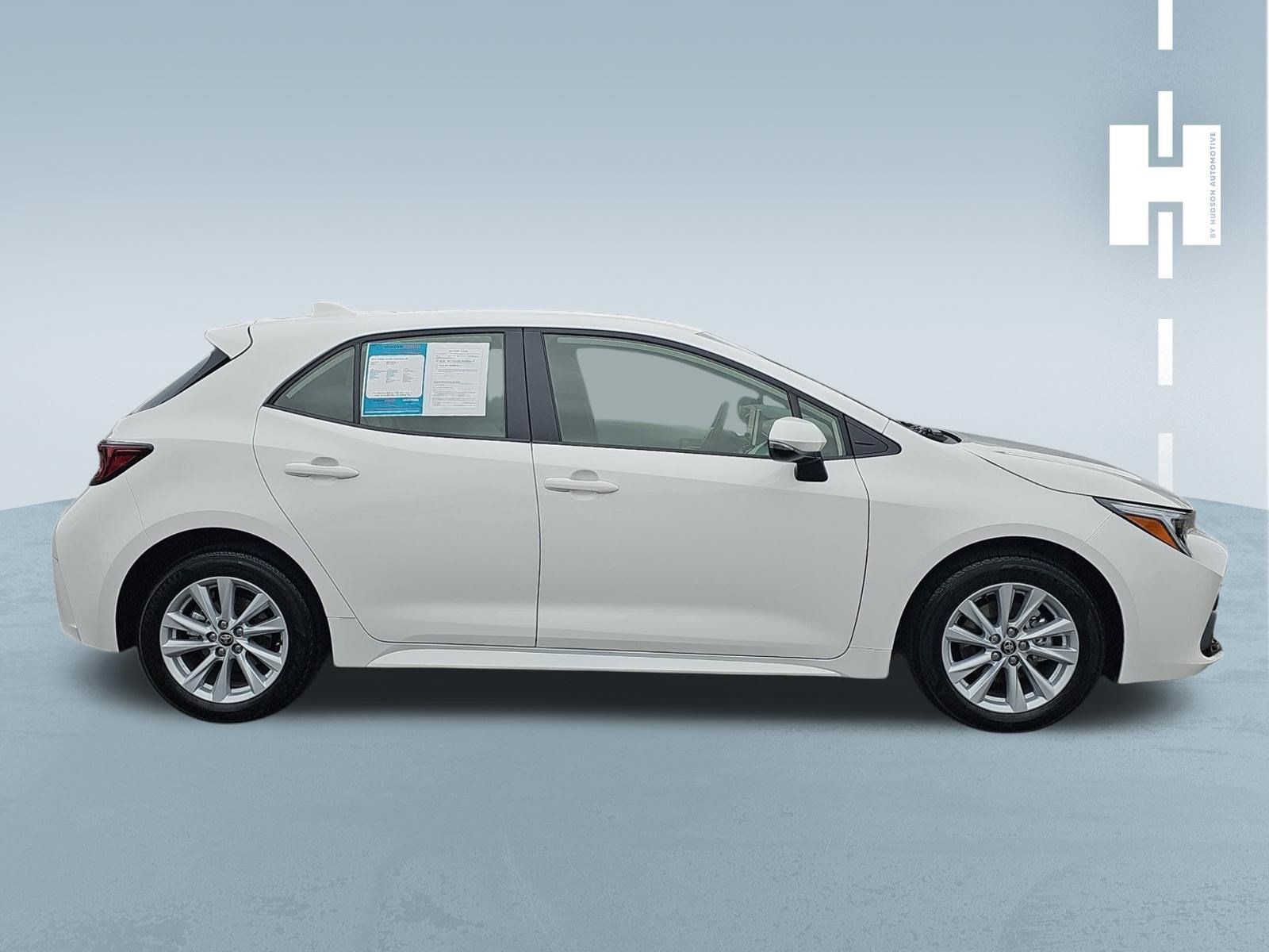Used 2023 Toyota Corolla SE FWD image 3