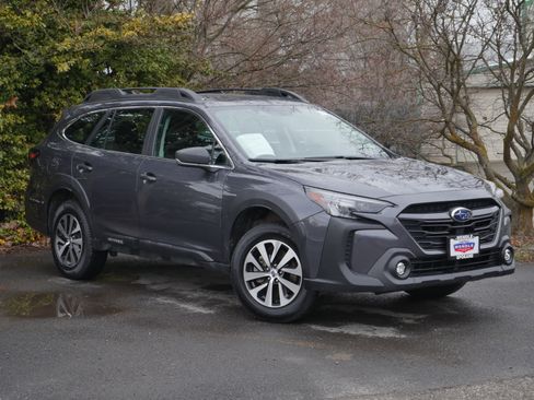 Used 2024 Subaru Outback image 8
