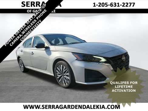 Used 2025 Nissan Altima 2.5 SV image 1