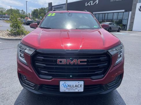 Used 2022 GMC Terrain SLE w/ Driver Convenience Package AWD/4WD image 2