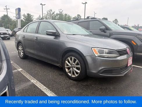 Used 2012 Volkswagen Jetta SE FWD image 1