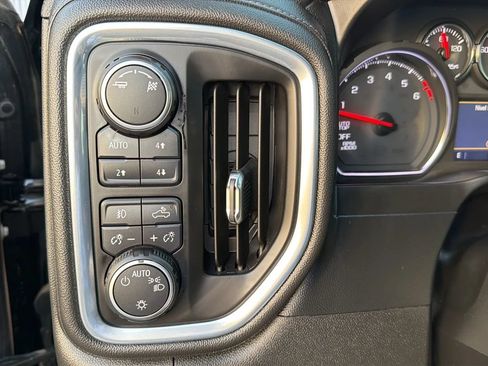 Used 2019 Chevrolet Silverado 1500 LT Trail Boss AWD/4WD image 19
