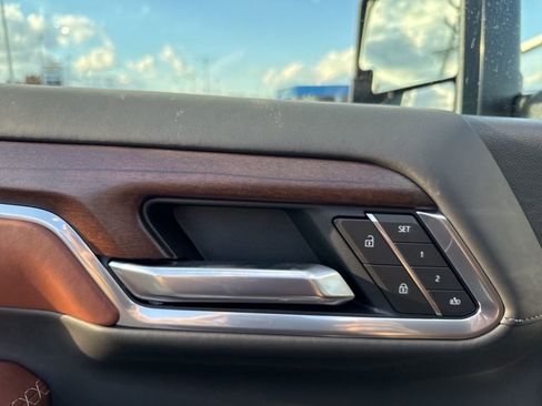 New 2026 GMC Sierra 2500 Denali Ultimate image 12