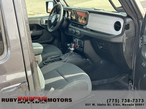 Used 2024 Jeep Wrangler Willys image 25