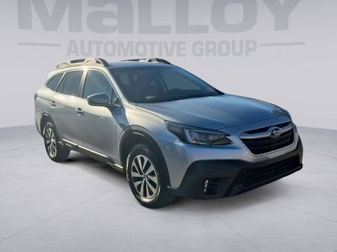 Used 2020 Subaru Outback Premium image 7