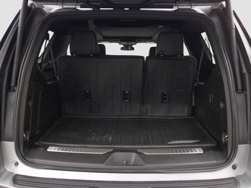 Used 2023 Chevrolet Suburban Z71 w/ Max Trailering Package image 16