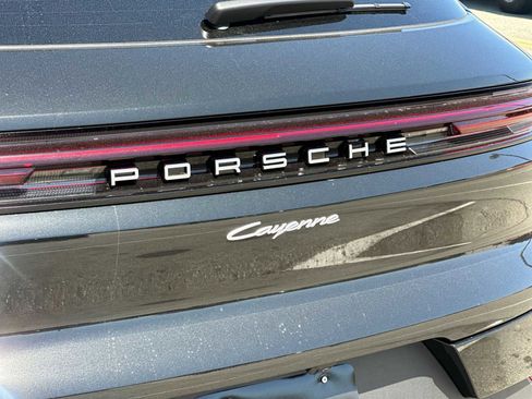 New 2025 Porsche Cayenne image 25