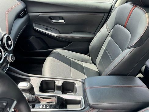 Used 2025 Nissan Sentra SR w/ SR Premium Package FWD image 14