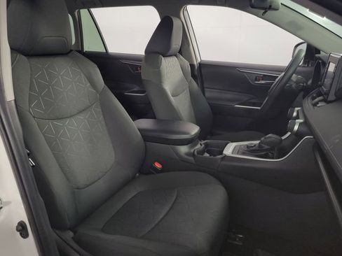 Used 2021 Toyota RAV4 XLE image 15