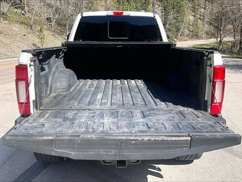 Used 2022 Ford F350 Platinum AWD/4WD image 7