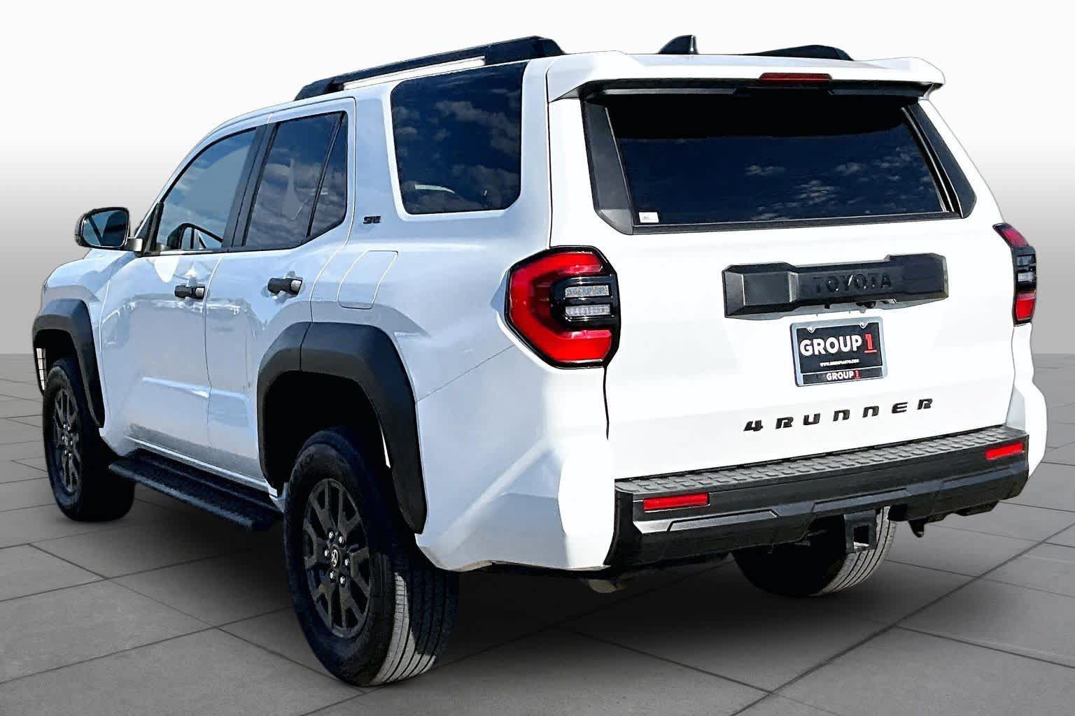 Certified 2025 Toyota 4Runner SR5 AWD/4WD image 11