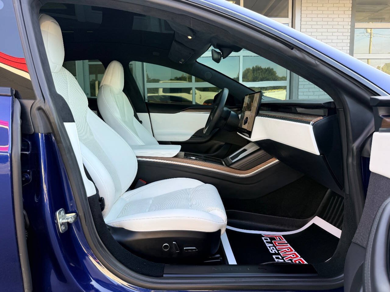 Used 2022 Tesla Model S AWD/4WD image 39