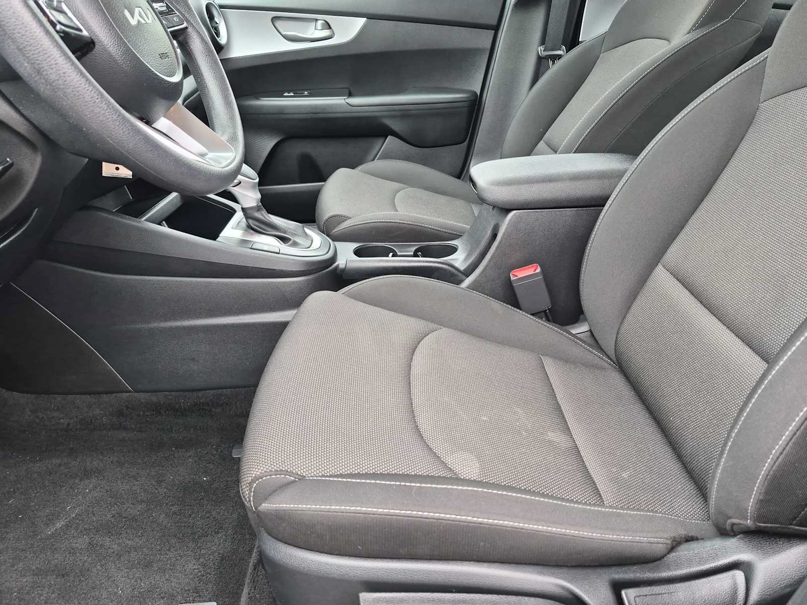 Used 2022 Kia Forte LXS FWD image 16