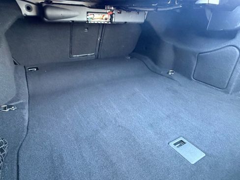 Used 2016 Mercedes-Benz E 350 4MATIC Sedan w/ Premium Package image 8