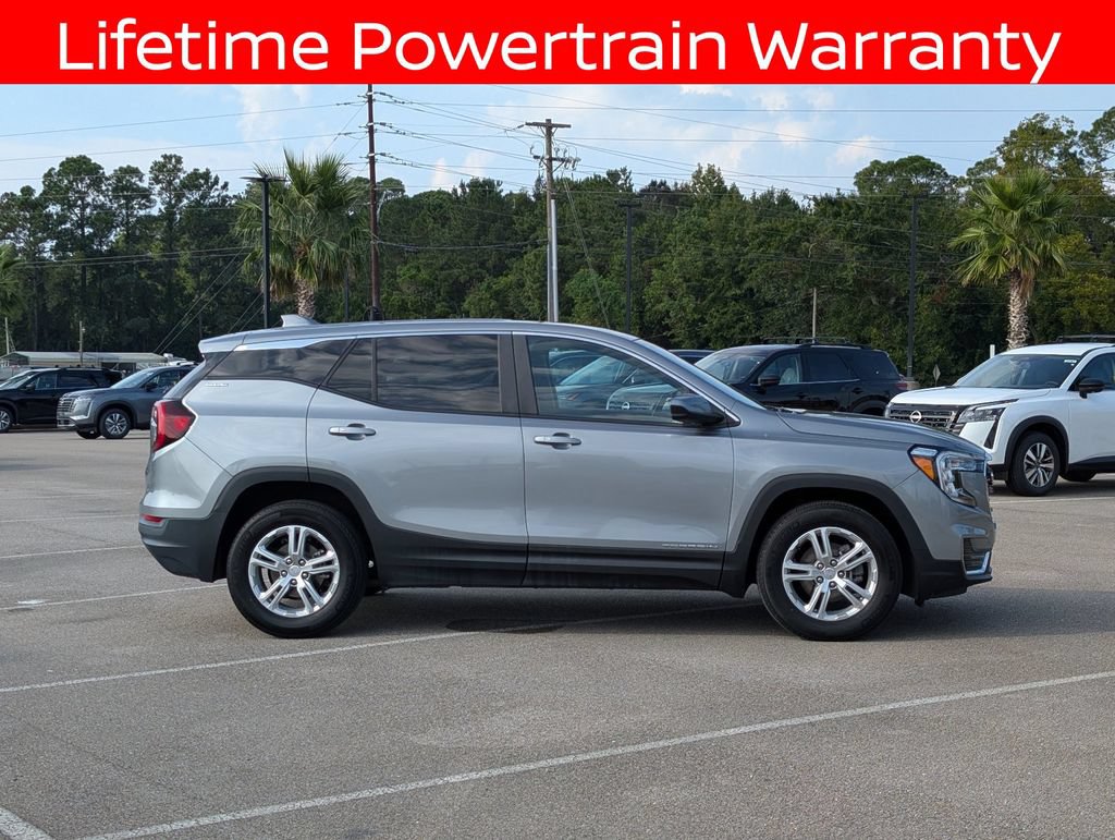 Used 2023 GMC Terrain SLE w/ LPO, Floor Liner Package FWD image 8