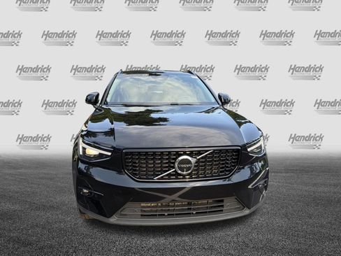 Used 2025 Volvo XC40 B5 Ultra AWD/4WD image 3