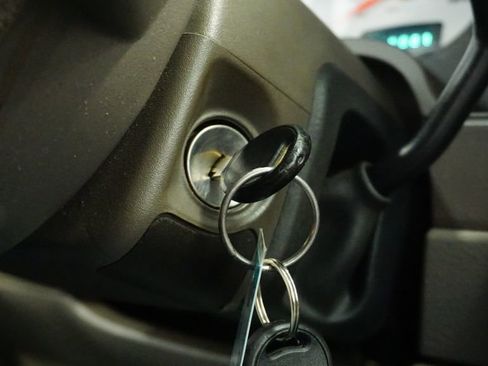 Used 2005 Dodge Ram 1500 Truck ST image 32