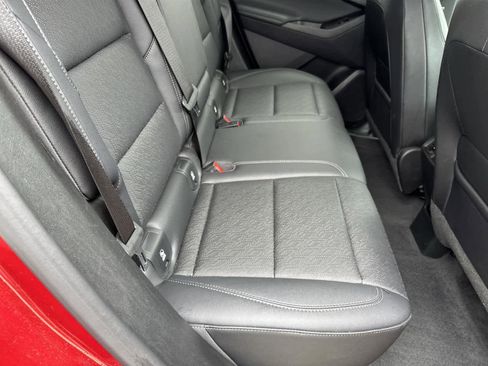 Used 2025 Chevrolet Equinox LT w/ Convenience Package II image 17