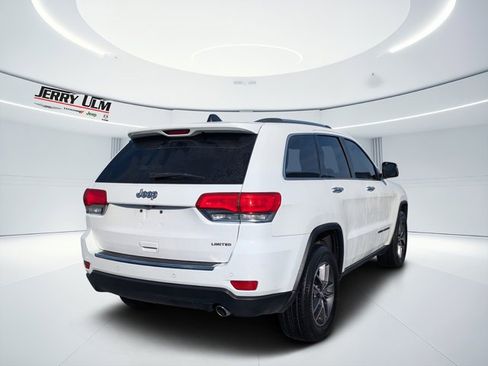 Used 2018 Jeep Grand Cherokee Limited image 3
