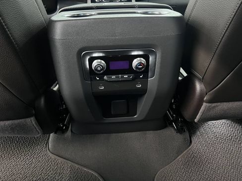 Used 2023 GMC Yukon XL Denali AWD/4WD image 29