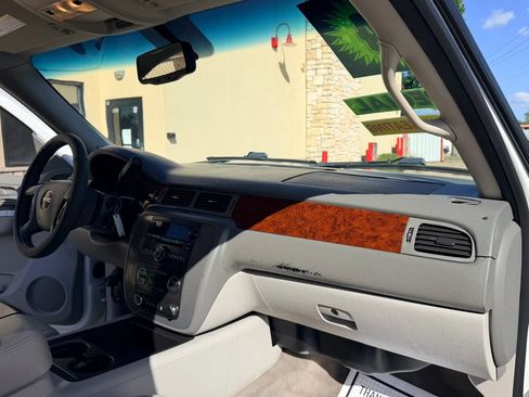 Used 2014 GMC Yukon XL SLT RWD image 14