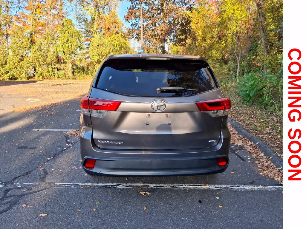 Used 2018 Toyota Highlander LE AWD/4WD image 7