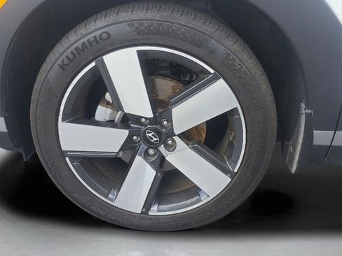 Used 2025 Hyundai Santa Fe Limited image 3