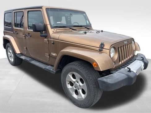 Used 2015 Jeep Wrangler Unlimited Sahara w/ Connectivity Group image 9