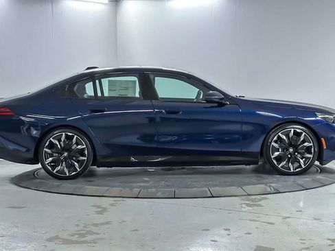 New 2027 BMW i5 eDrive40 w/ M Sport Package RWD image 8